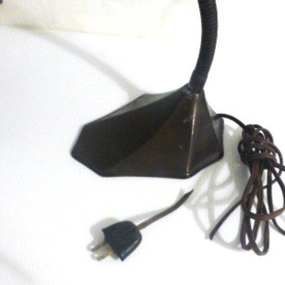 Antique CAST IRON DESK LAMP Table Lamp Journalist Hydro Electric Power Co. - Picture 8 of 12